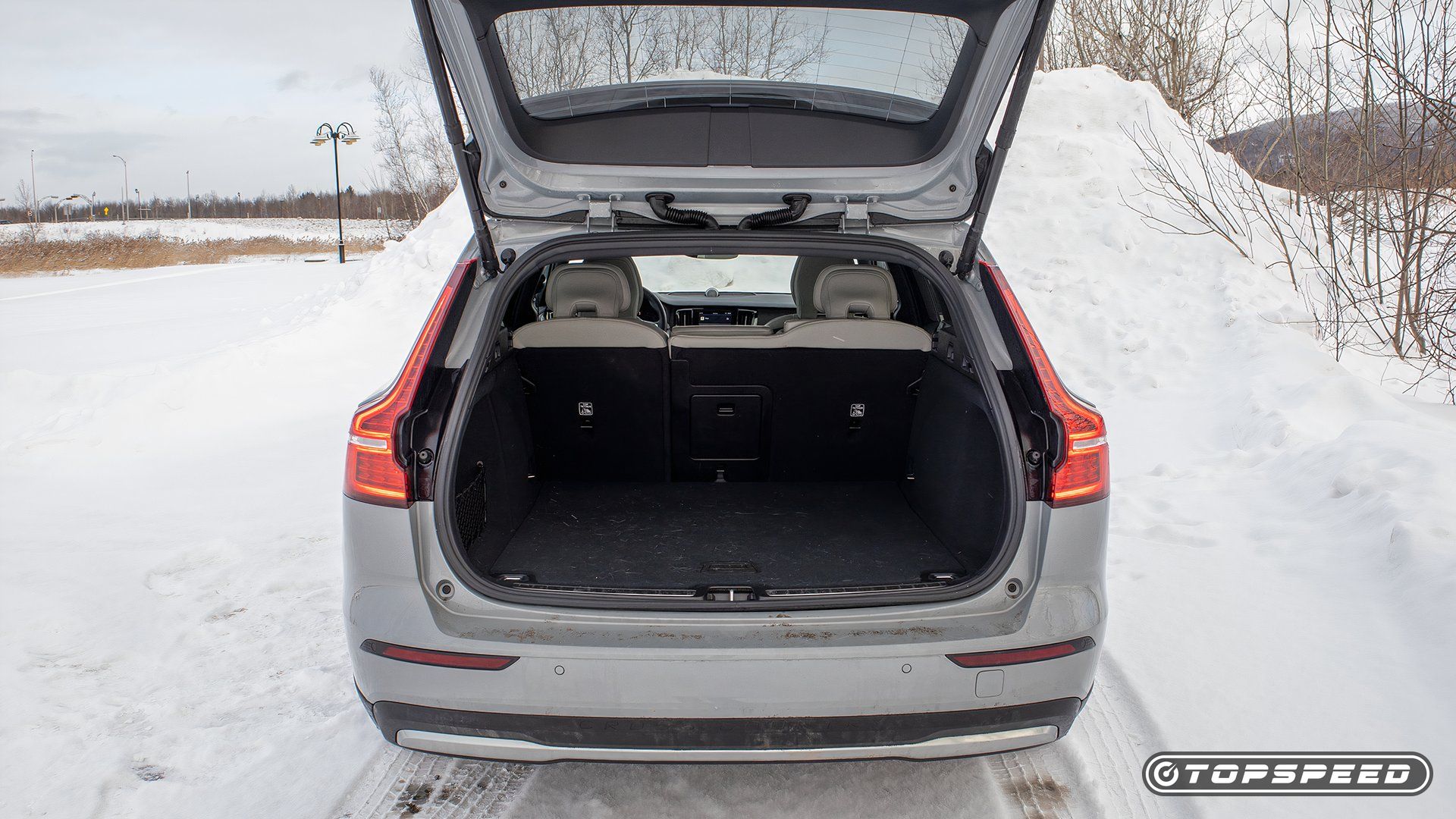 2025 Volvo V60 Cross Country Cargo Space TopSpeed