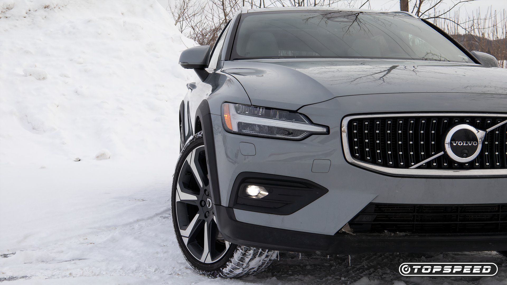 2025 Volvo V60 Cross Country Front TopSpeed
