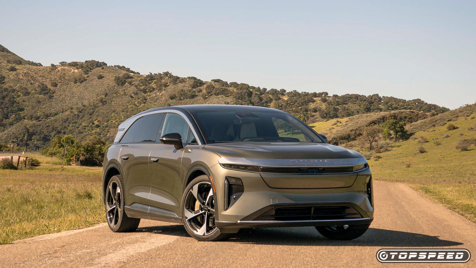 2025 Lucid Gravity Front Three Quarter 1 TopSpeed