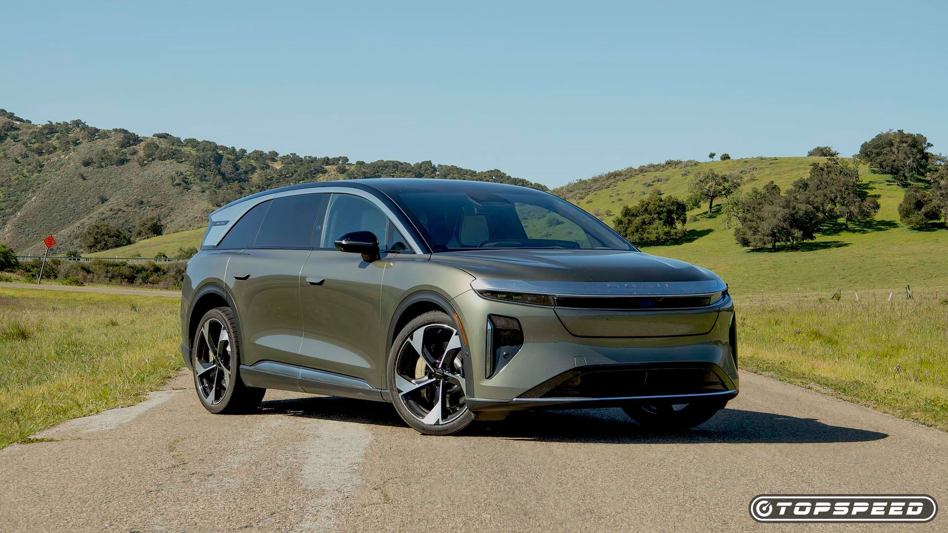 2025 Lucid Gravity Front Three Quarter 2 TopSpeed