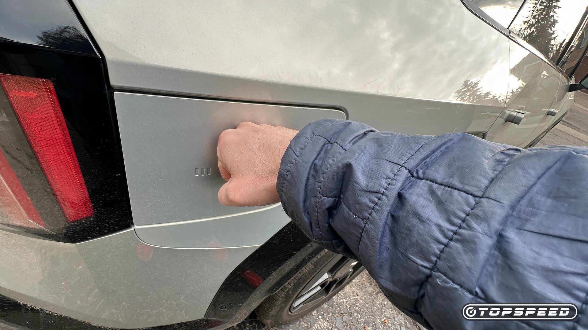 kia-ev9-punch-charging-door