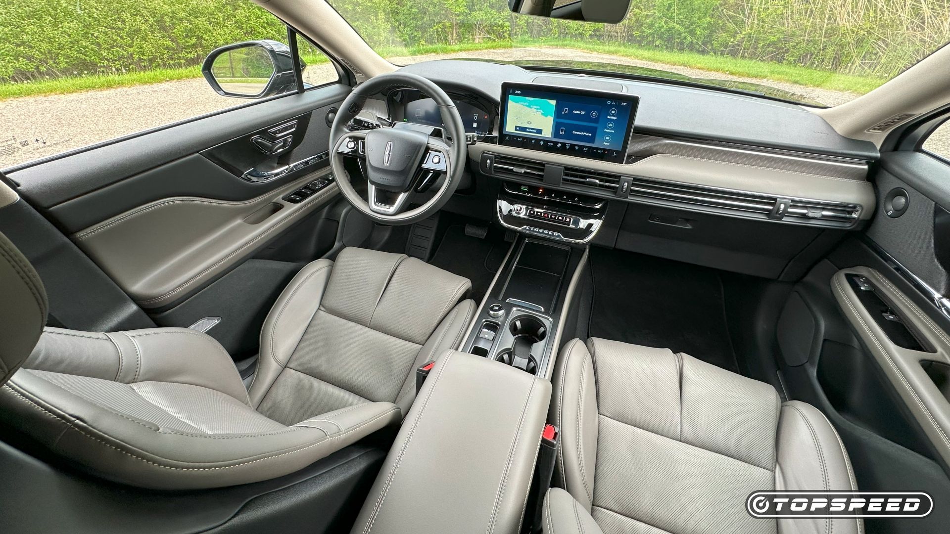 2025 Lincoln Corsair AWD Grand Touring III Interior 03