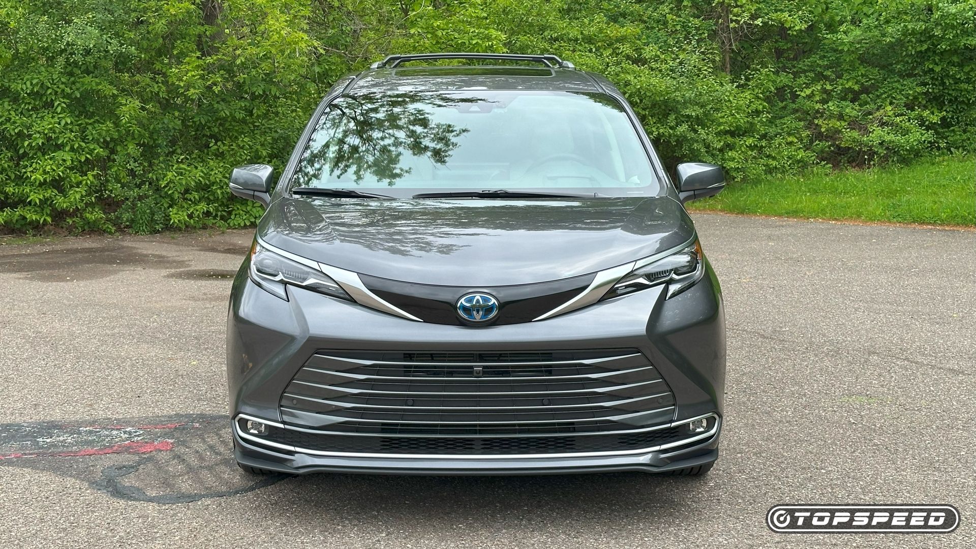 2025 Toyota Sienna Platinum All-Wheel Drive Front
