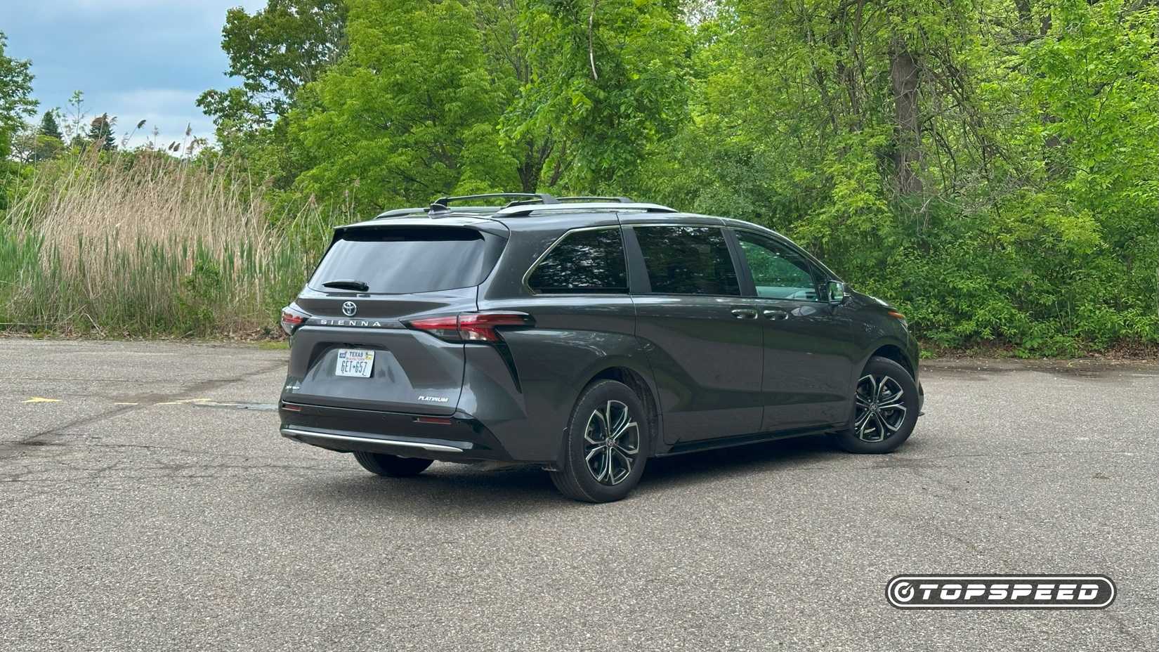 2025 Toyota Sienna Platinum All-Wheel Drive Rear Three-Quarter 04