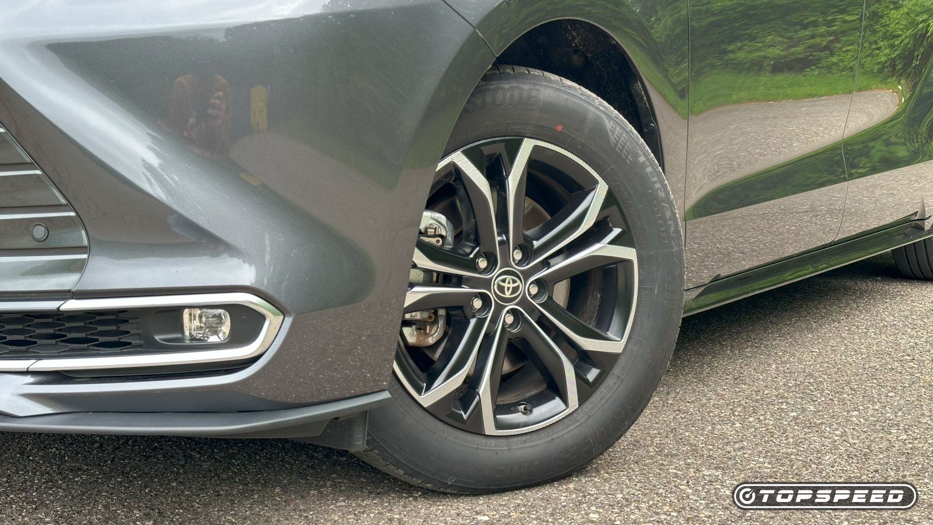 2025 Toyota Sienna Platinum All-Wheel Drive Wheel