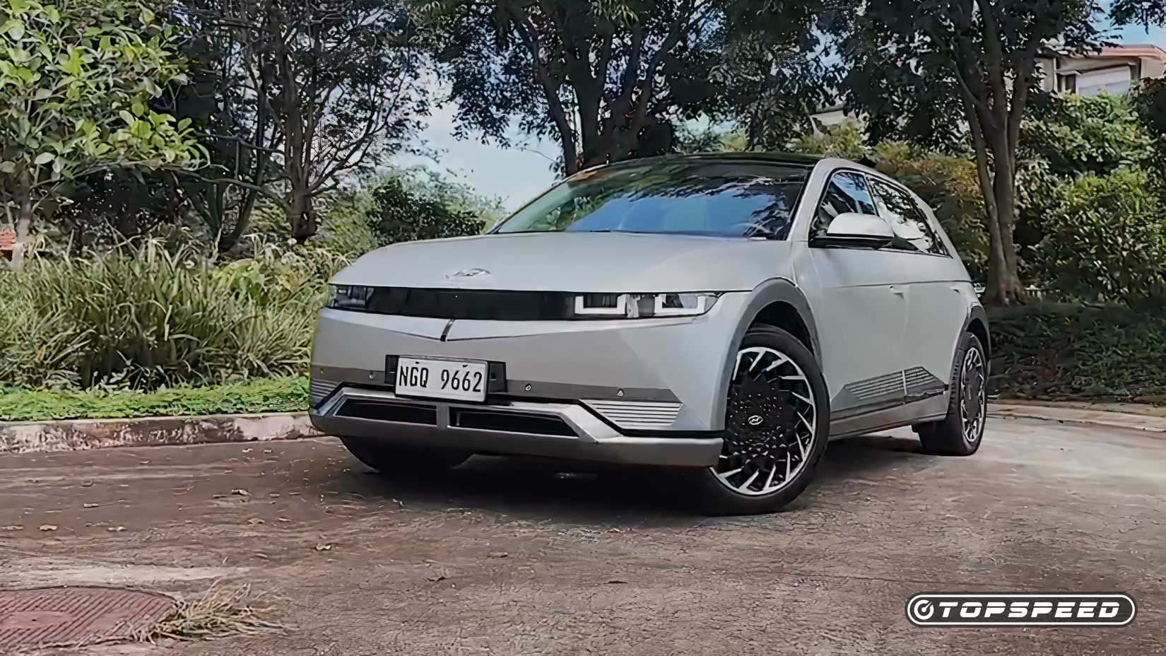 Vue 3/4 avant d'une Hyundai Ioniq 5 2023