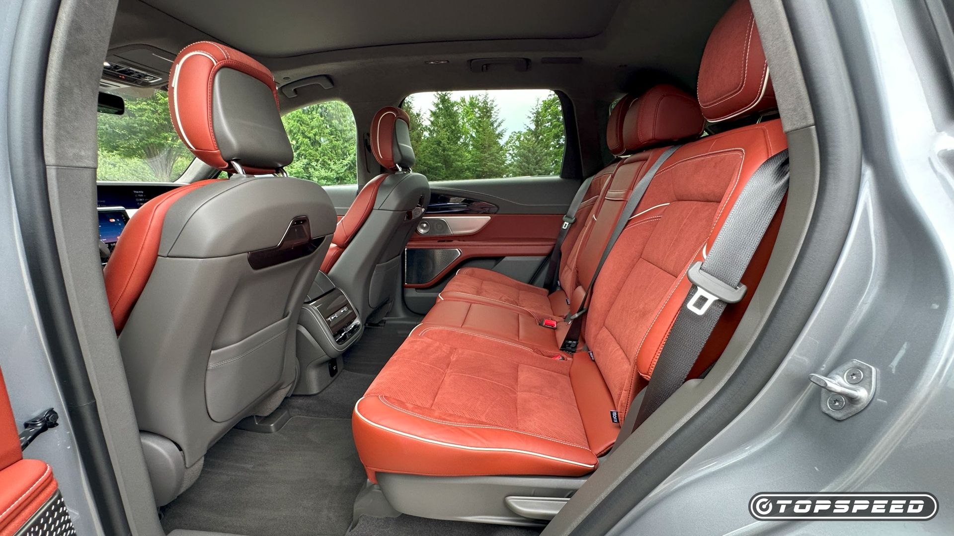 2025 Lincoln Nautilus Black Label AWD -- Backseat 02