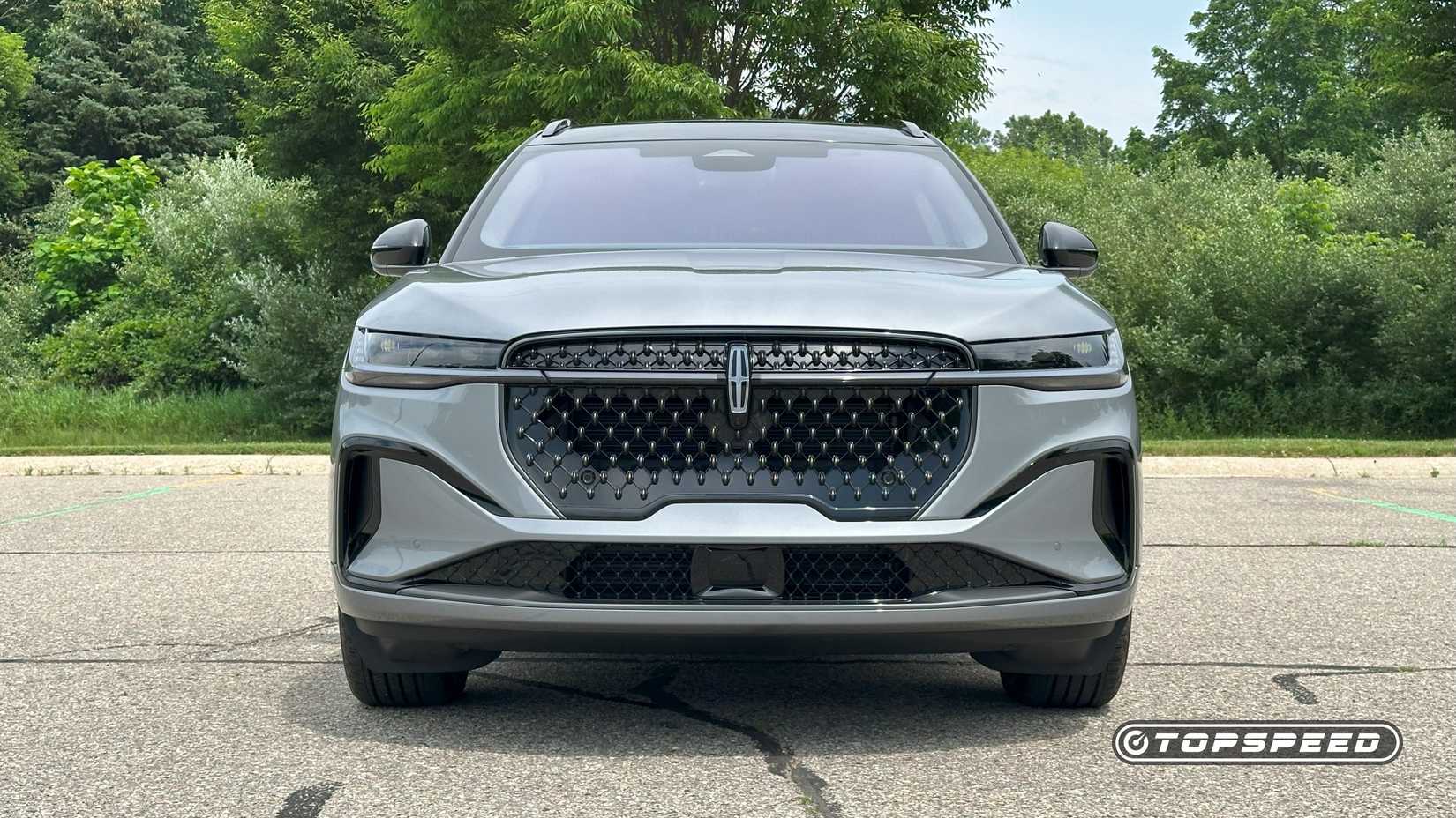 2025 Lincoln Nautilus Black Label AWD -- Front 02