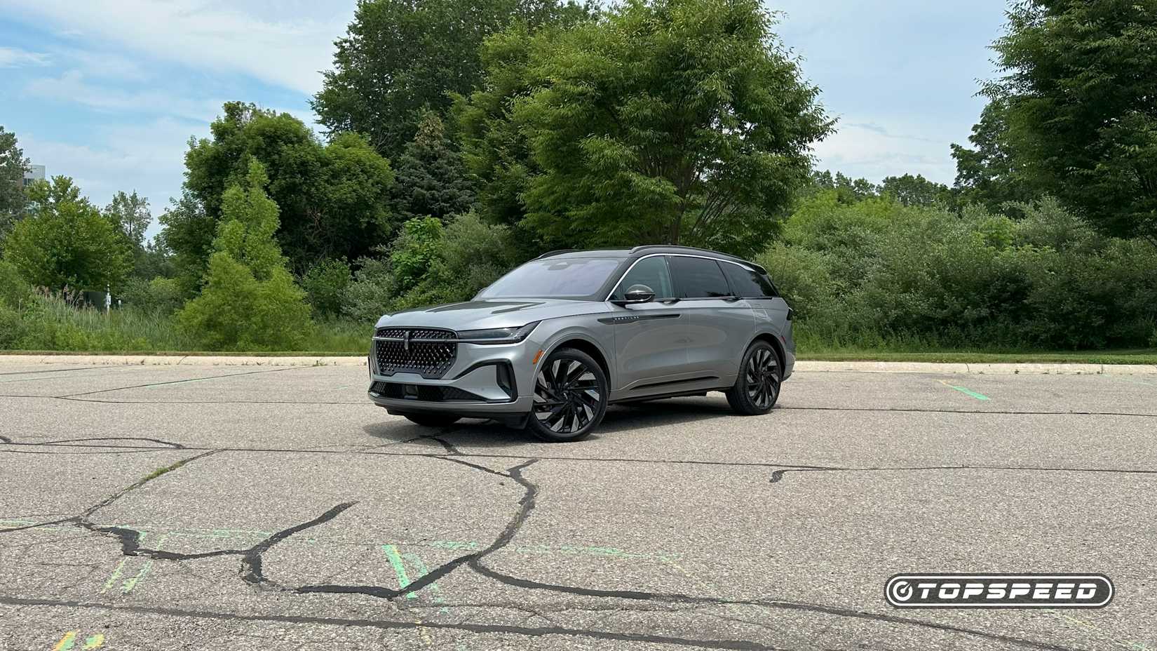 2025 Lincoln Nautilus Black Label AWD -- Front Three-Quarter