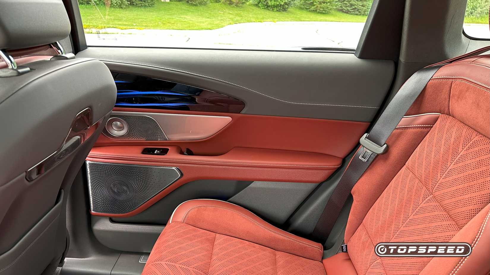 2025 Lincoln Nautilus Black Label AWD -- Rear Door Panel 02