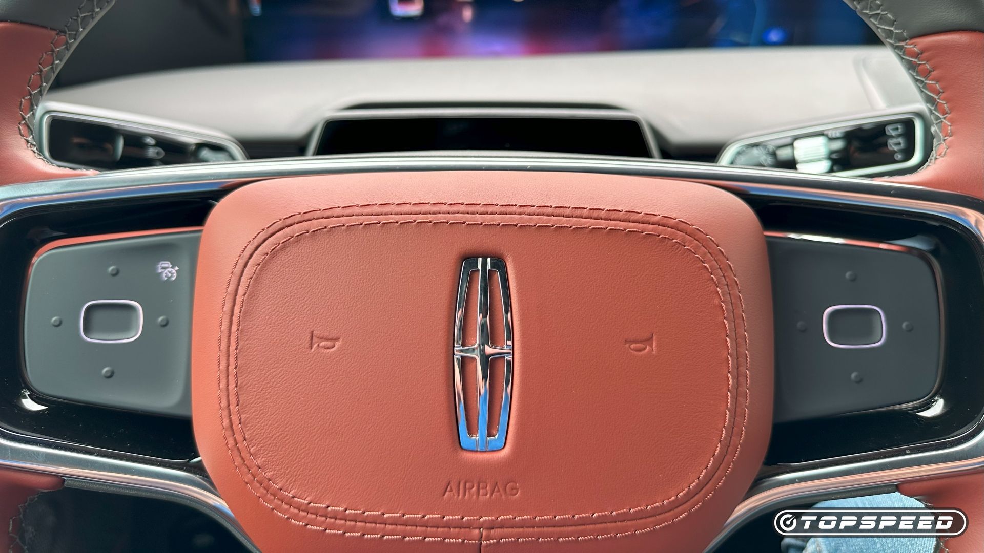 2025 Lincoln Nautilus Black Label AWD -- Steering Wheel 02