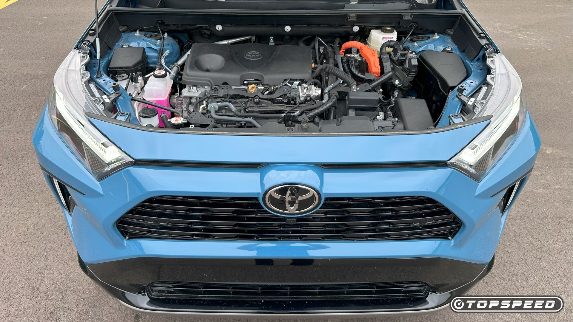 2025 Toyota RAV4 XSE All-Wheel Drive Engine 01