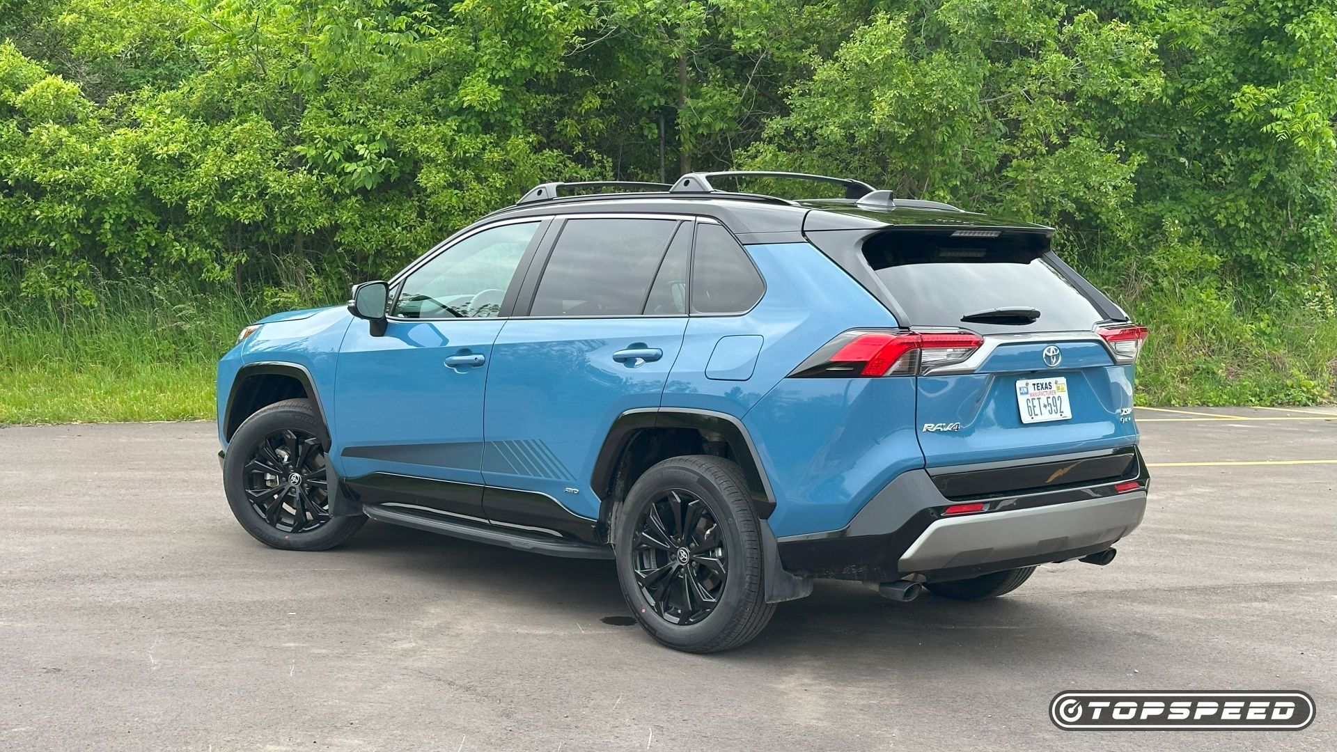 2025 Toyota RAV4 XSE All-Wheel Drive Rear Three-Quarter 04