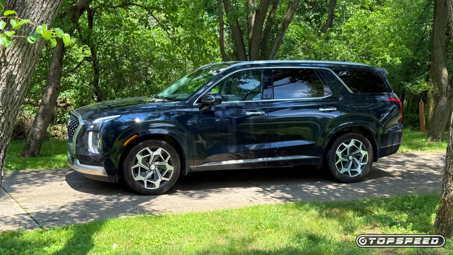 Profile image of a stationary 2021 Hyundai Palisade Calligraphy