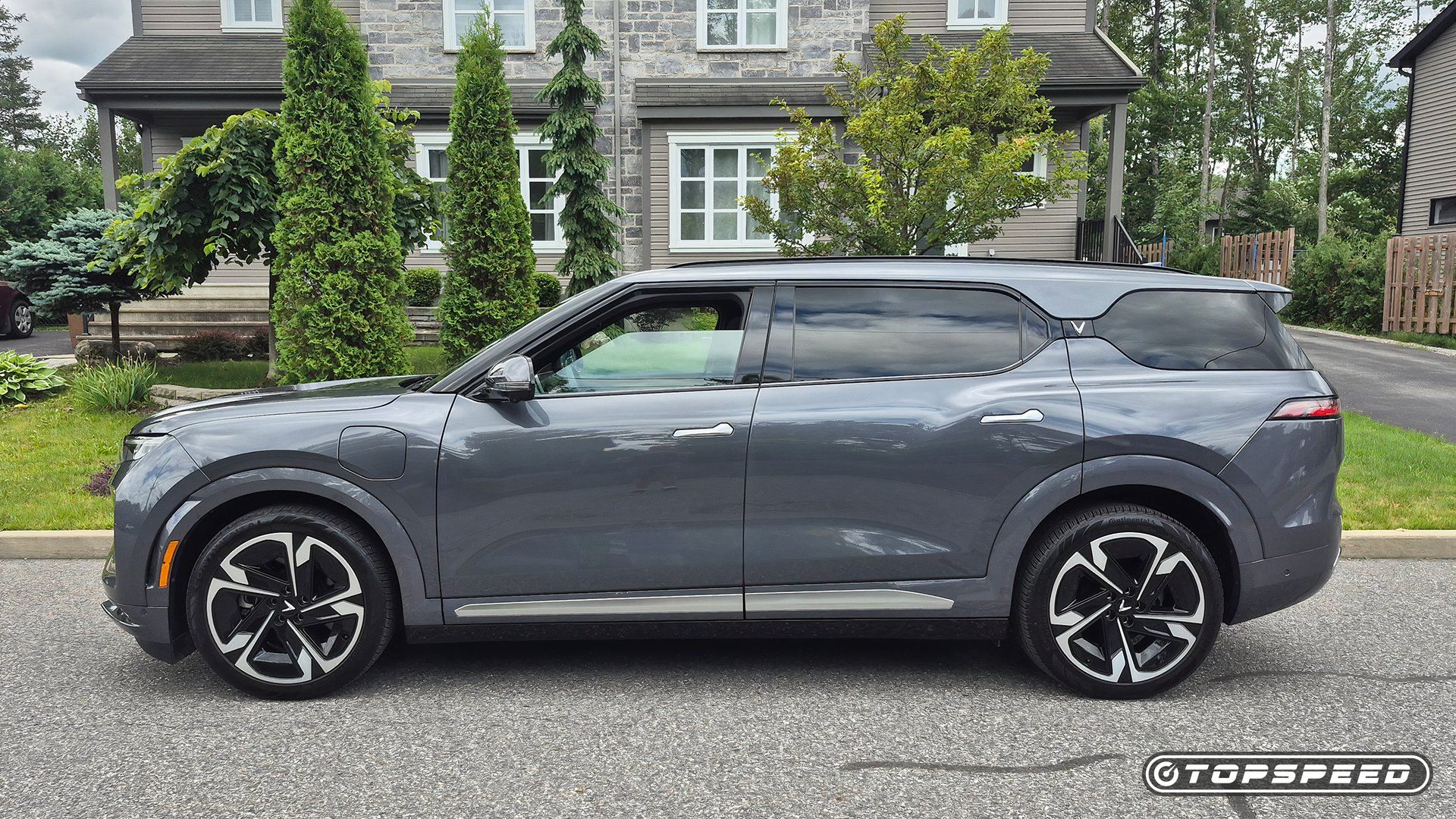 2025 VinFast VF 9 TopSpeed 9