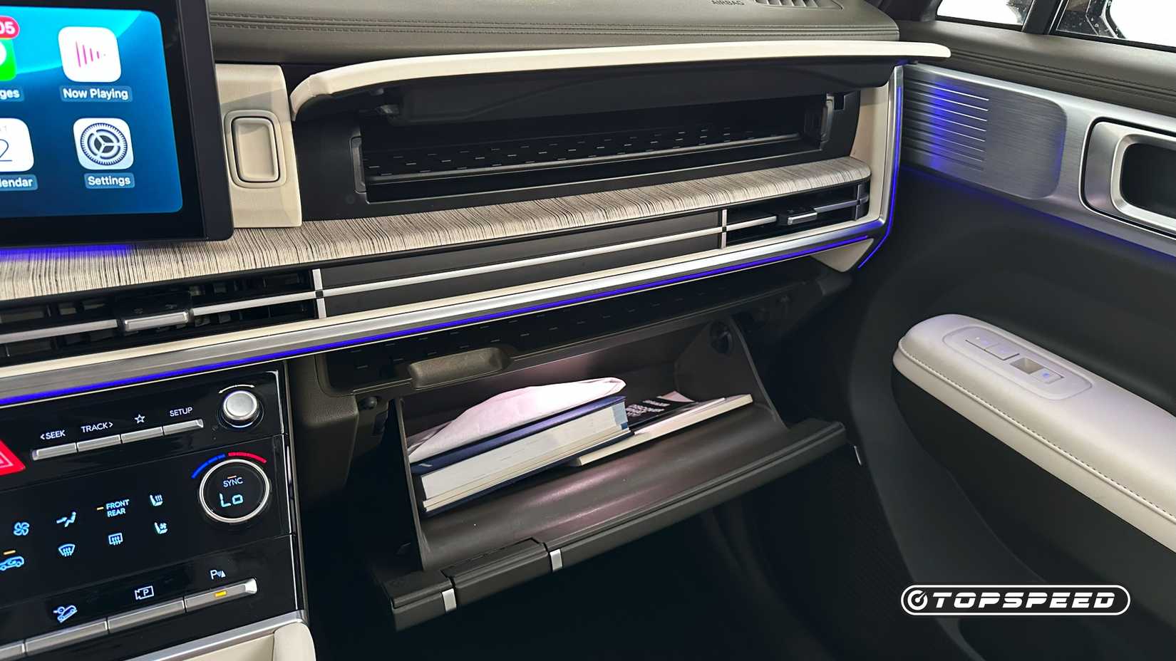 2025 Hyundai Santa Fe Hybrid -- Gloveboxes